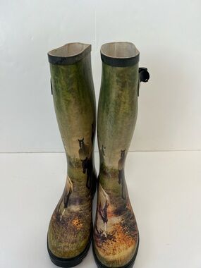 Rain rubber boots  running horse waterproof camping gardening size 6  Itasca